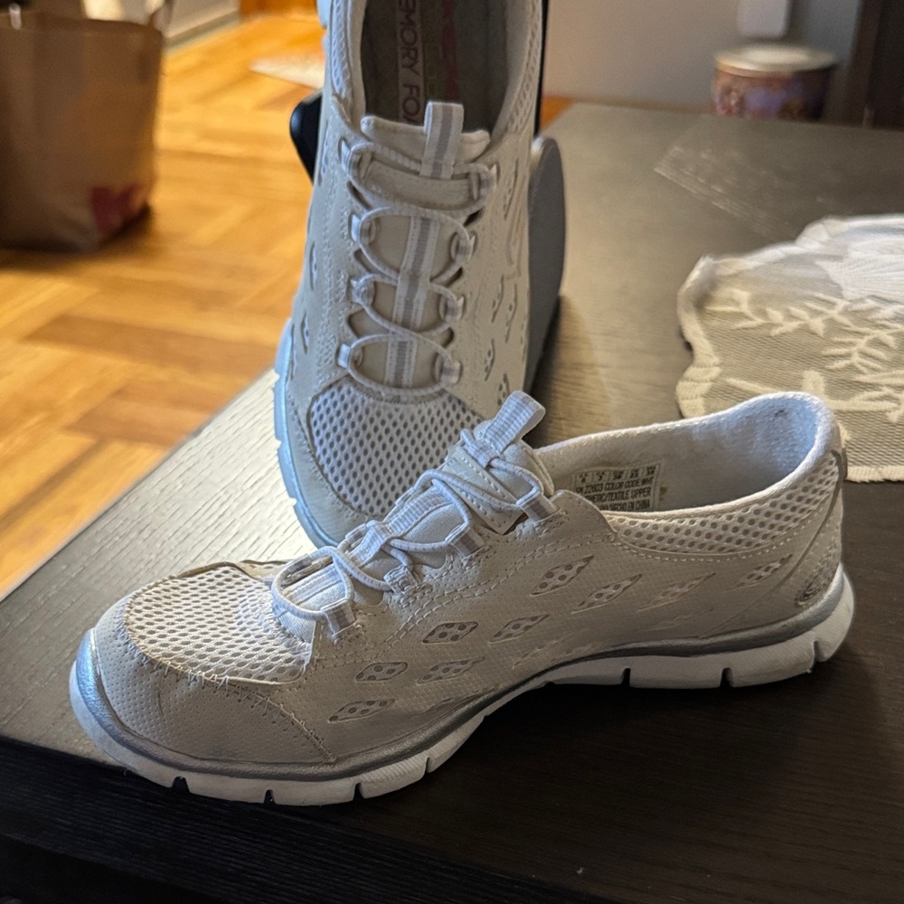 Skechers Women's Cream Mesh Sneakers